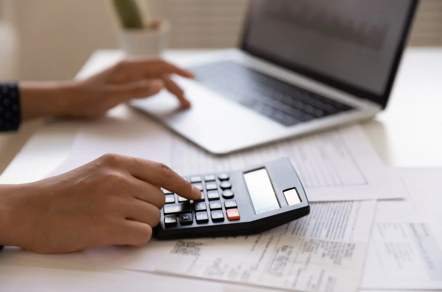 Effortless Expense Tracking & Reporting with Flow Finance Online